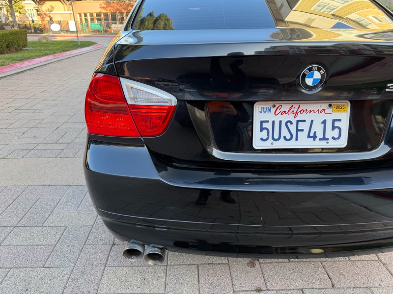 BMW 3-Series 330i Sedan 2006