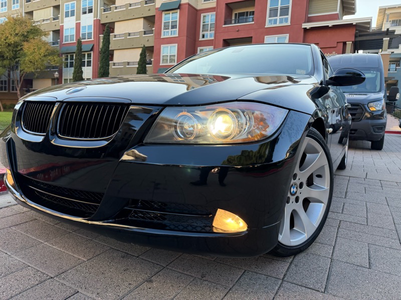 BMW 3-Series 330i Sedan 2006