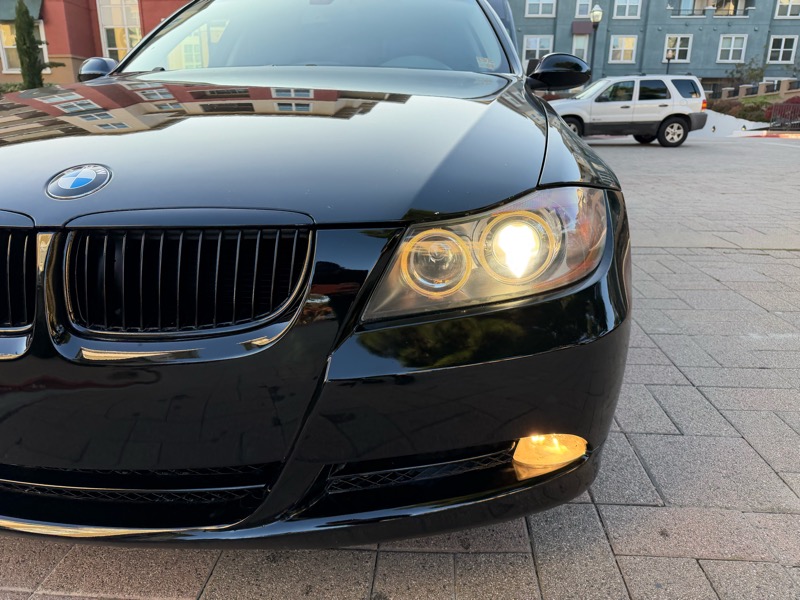 BMW 3-Series 330i Sedan 2006