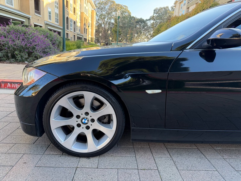 BMW 3-Series 330i Sedan 2006