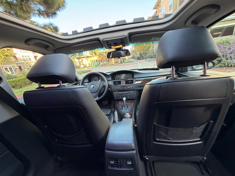 BMW 3-Series 330i Sedan 2006