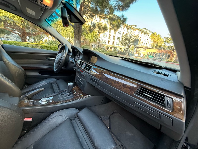 BMW 3-Series 330i Sedan 2006