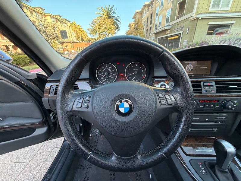 BMW 3-Series 330i Sedan 2006