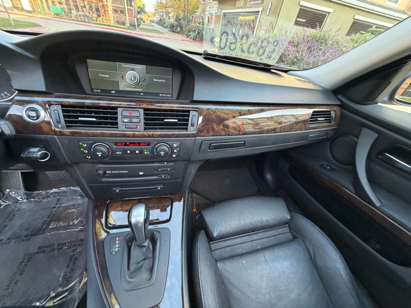 BMW 3-Series 330i Sedan 2006