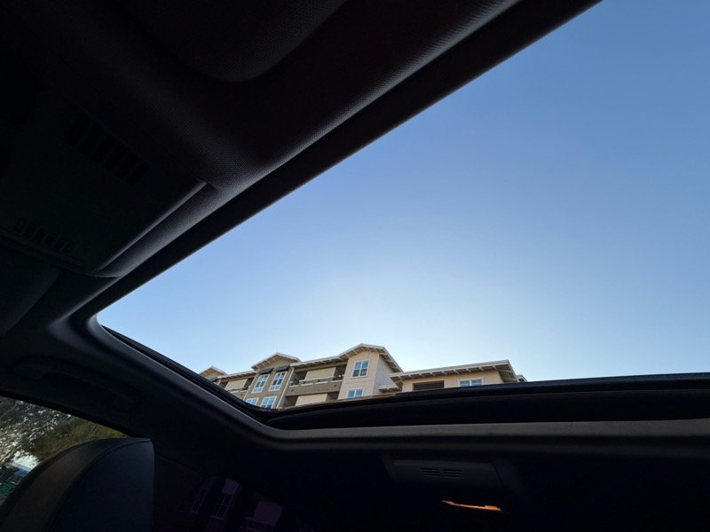 BMW 3-Series 330i Sedan 2006