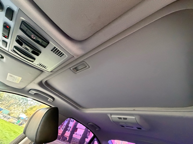 BMW 3-Series 330i Sedan 2006