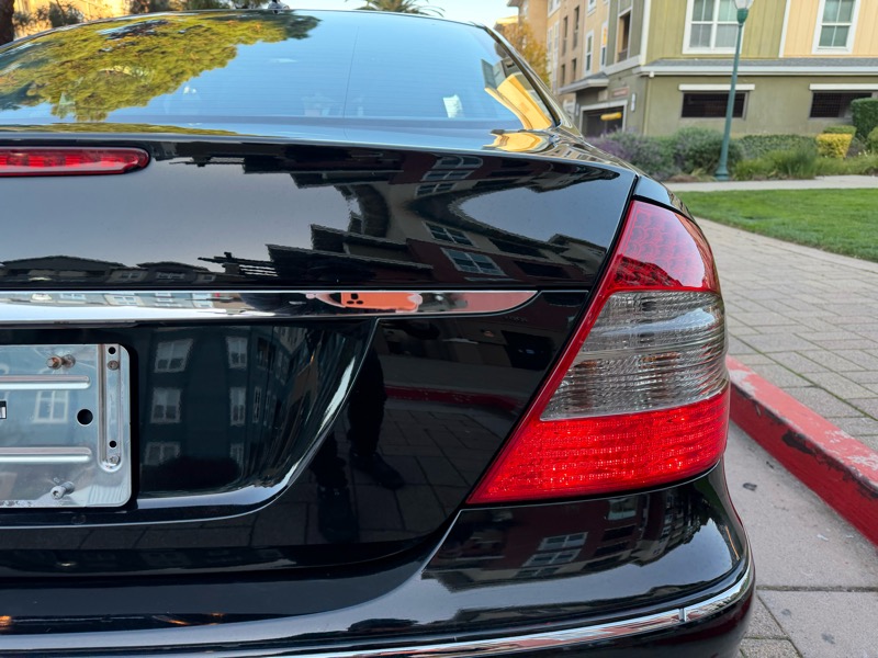 Mercedes-Benz E-Class E550 Sedan 2009