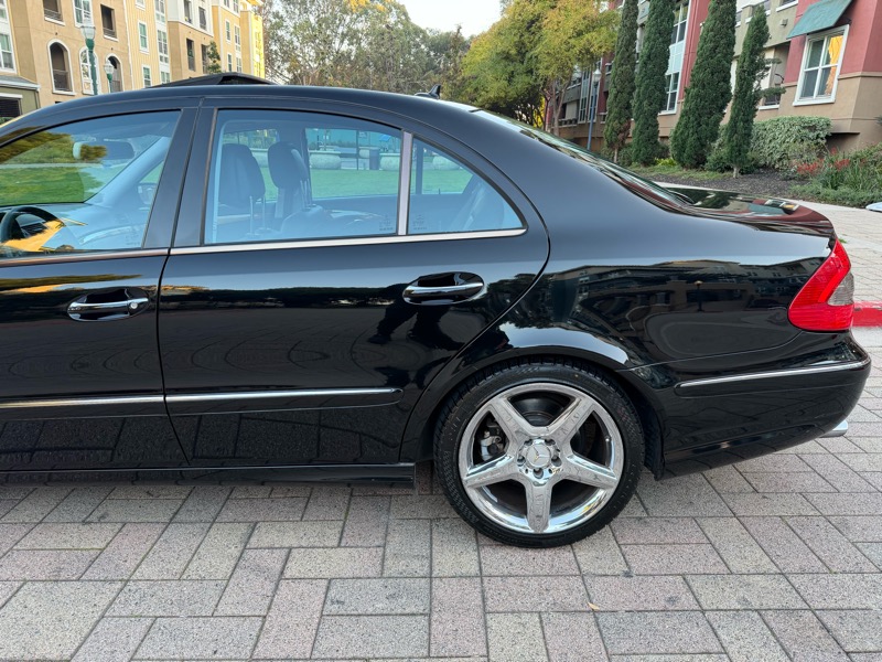 Mercedes-Benz E-Class E550 Sedan 2009