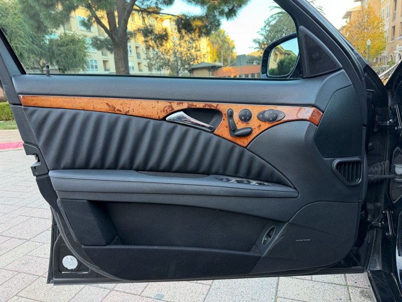 Mercedes-Benz E-Class E550 Sedan 2009