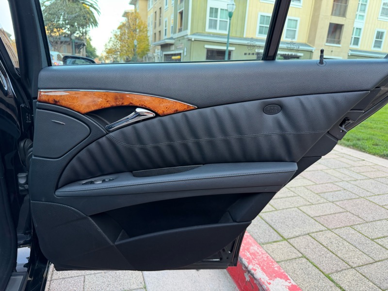 Mercedes-Benz E-Class E550 Sedan 2009