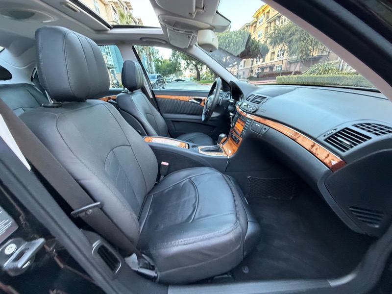 Mercedes-Benz E-Class E550 Sedan 2009