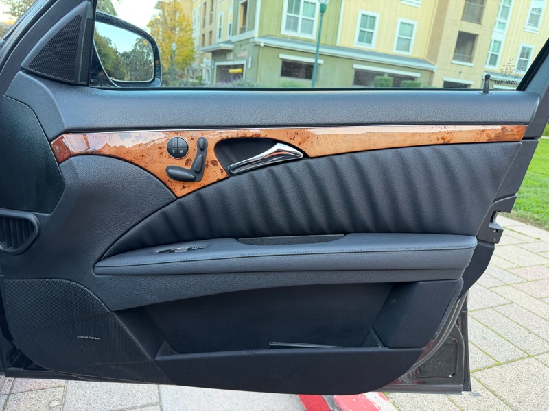 Mercedes-Benz E-Class E550 Sedan 2009