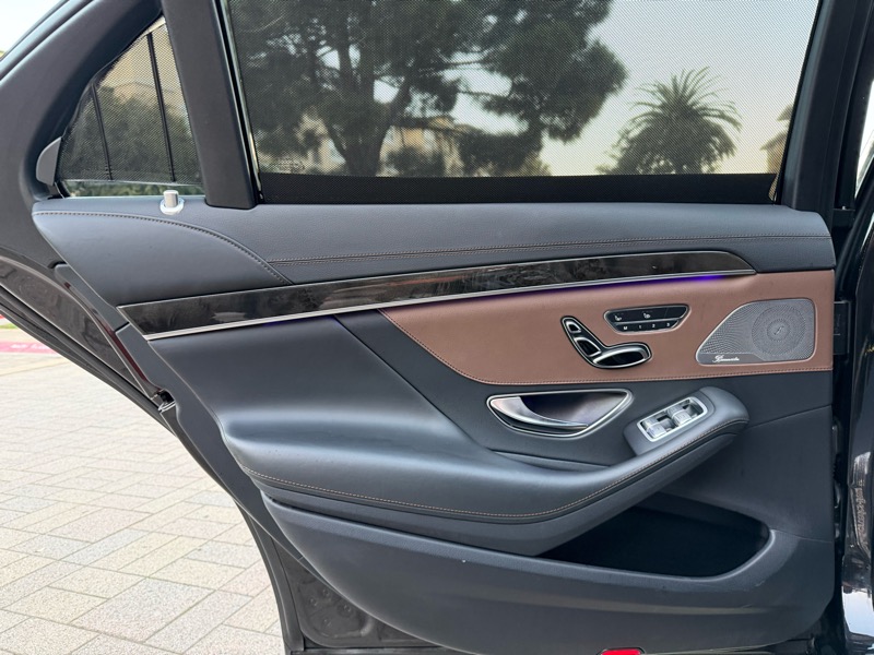 Mercedes-Benz S-Class S550 2014