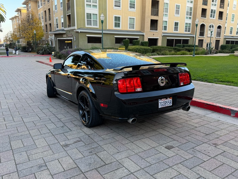 Ford Mustang GT Deluxe Coupe 2006
