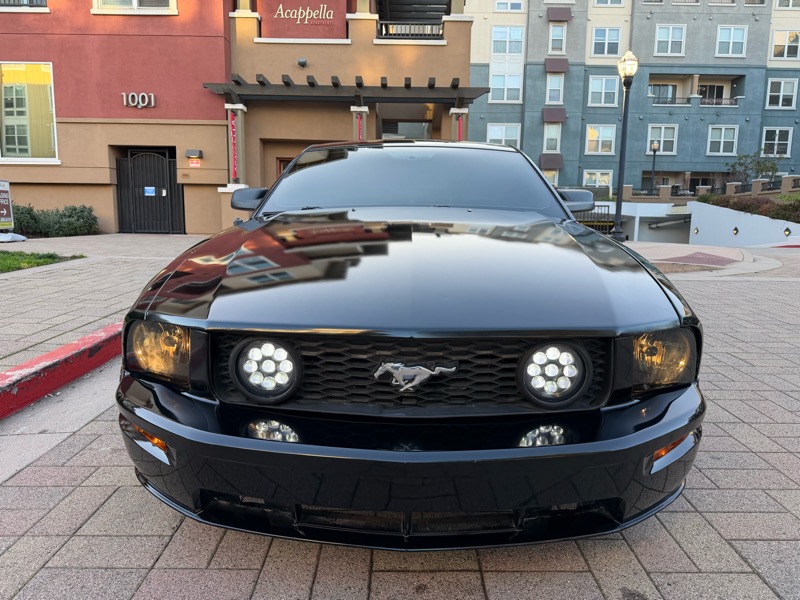 Ford Mustang GT Deluxe Coupe 2006