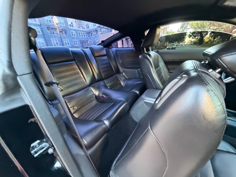 Ford Mustang GT Deluxe Coupe 2006