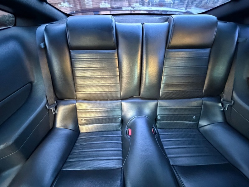 Ford Mustang GT Deluxe Coupe 2006