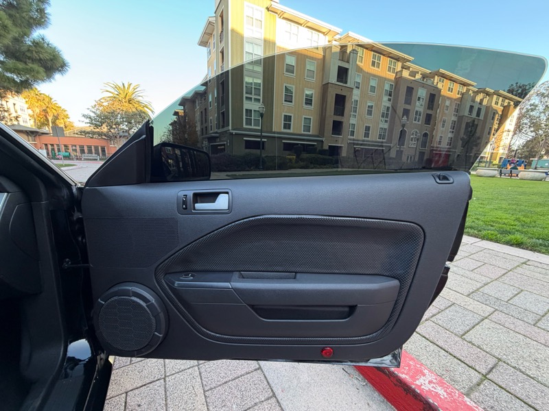 Ford Mustang GT Deluxe Coupe 2006