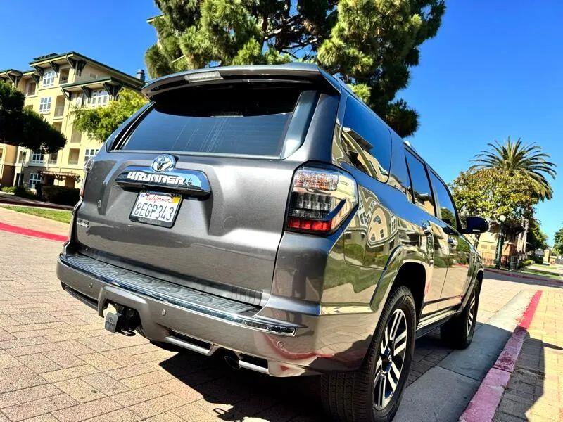 Toyota 4Runner Limited 4WD V6 2018