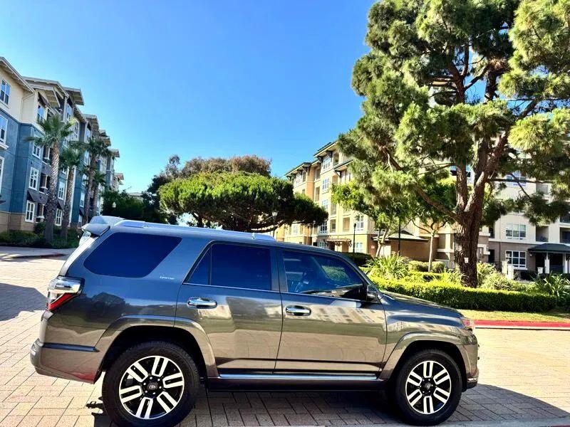 Toyota 4Runner Limited 4WD V6 2018