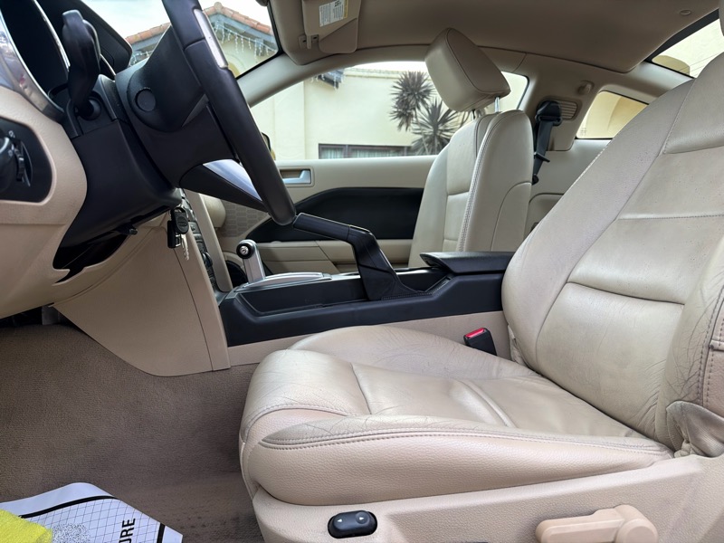 Ford Mustang V6 Premium Coupe 2008