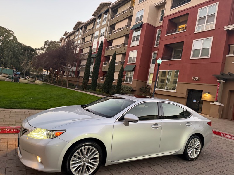 Lexus ES 350 Sedan 2013