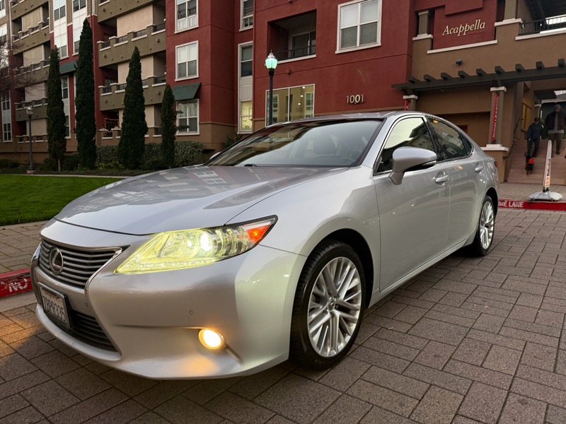 Lexus ES 350 Sedan 2013