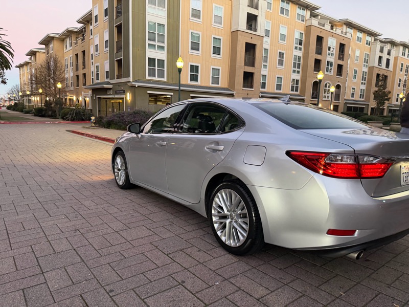 Lexus ES 350 Sedan 2013