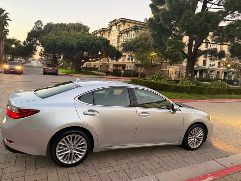 Lexus ES 350 Sedan 2013