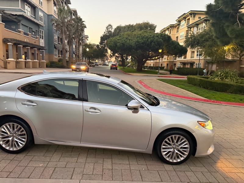Lexus ES 350 Sedan 2013