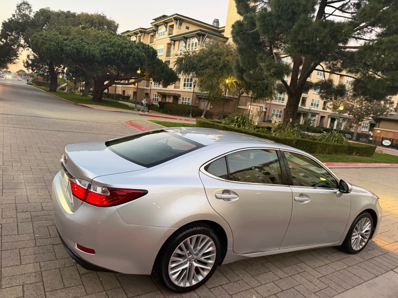 Lexus ES 350 Sedan 2013