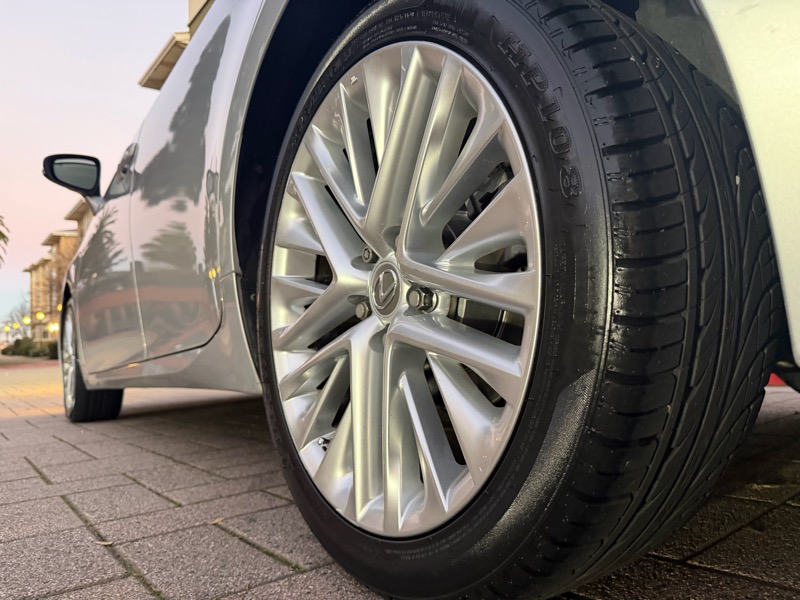 Lexus ES 350 Sedan 2013