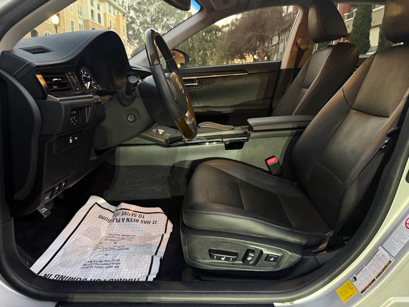 Lexus ES 350 Sedan 2013