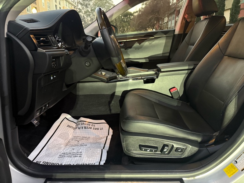 Lexus ES 350 Sedan 2013