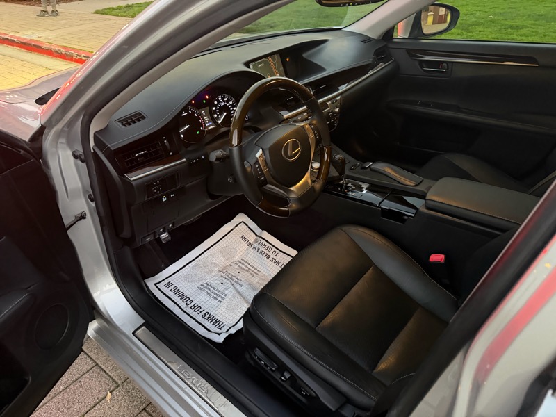 Lexus ES 350 Sedan 2013