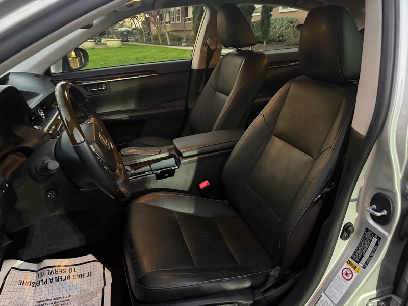 Lexus ES 350 Sedan 2013