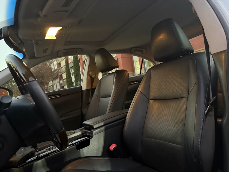 Lexus ES 350 Sedan 2013