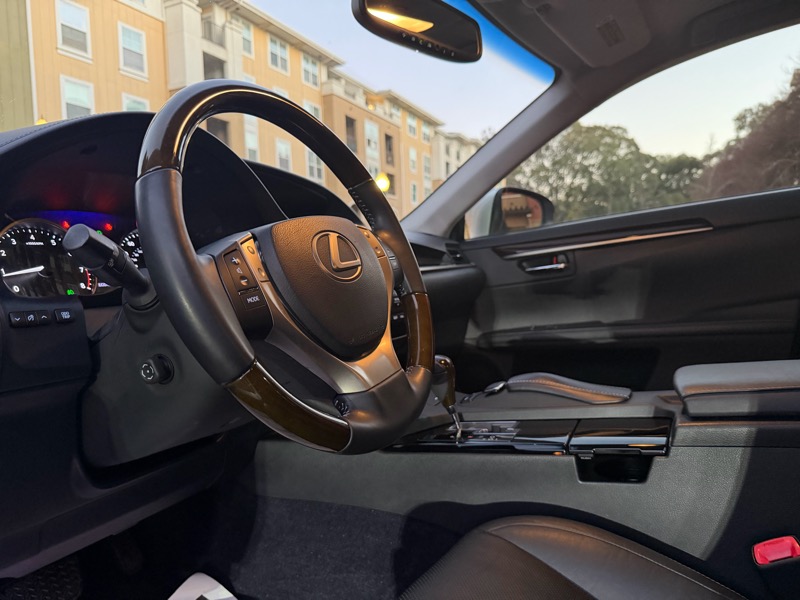 Lexus ES 350 Sedan 2013