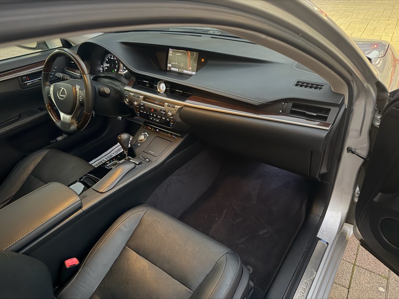 Lexus ES 350 Sedan 2013