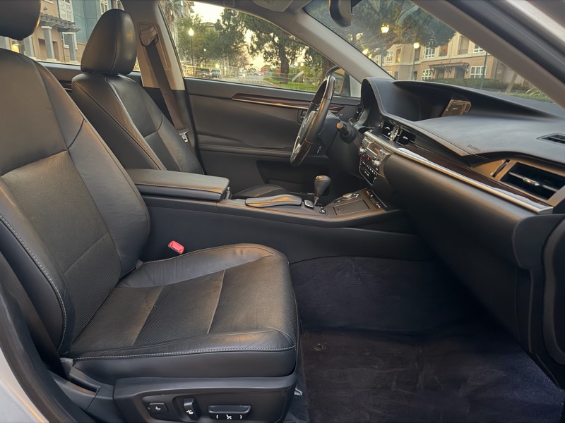 Lexus ES 350 Sedan 2013