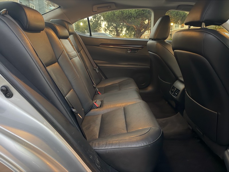 Lexus ES 350 Sedan 2013