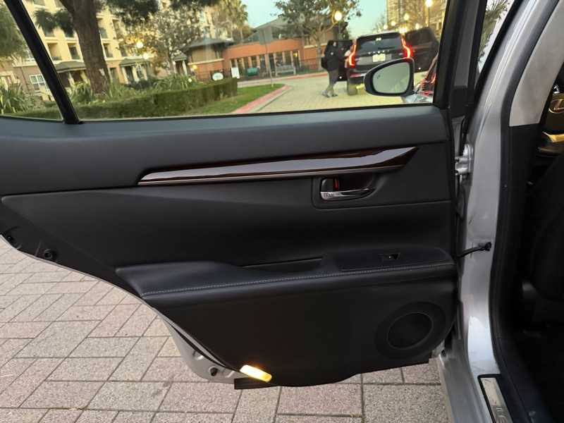 Lexus ES 350 Sedan 2013