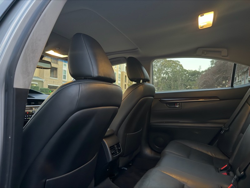 Lexus ES 350 Sedan 2013