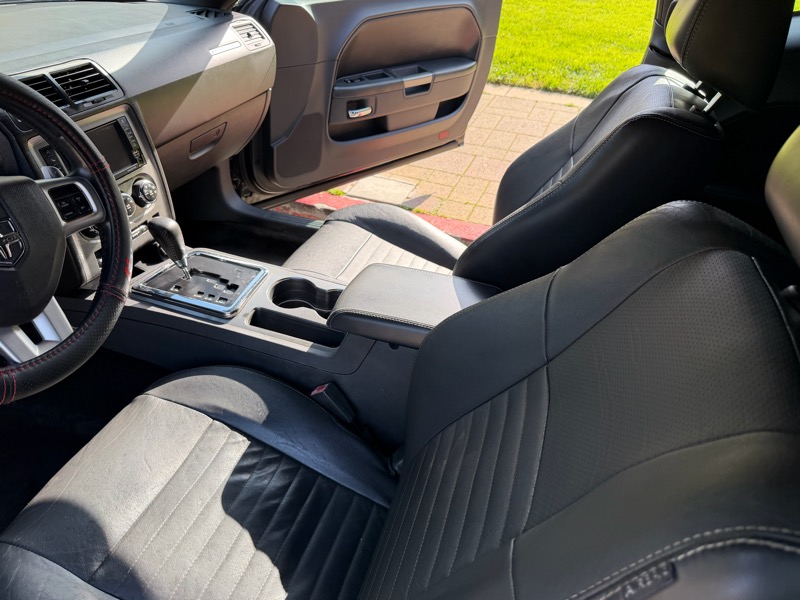 Dodge Challenger R/T 2012