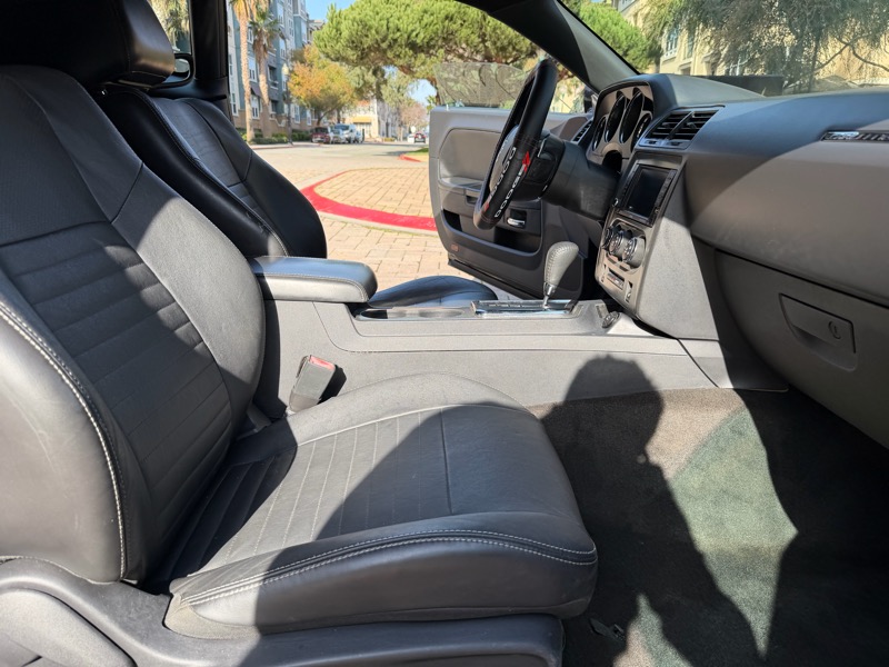 Dodge Challenger R/T 2012