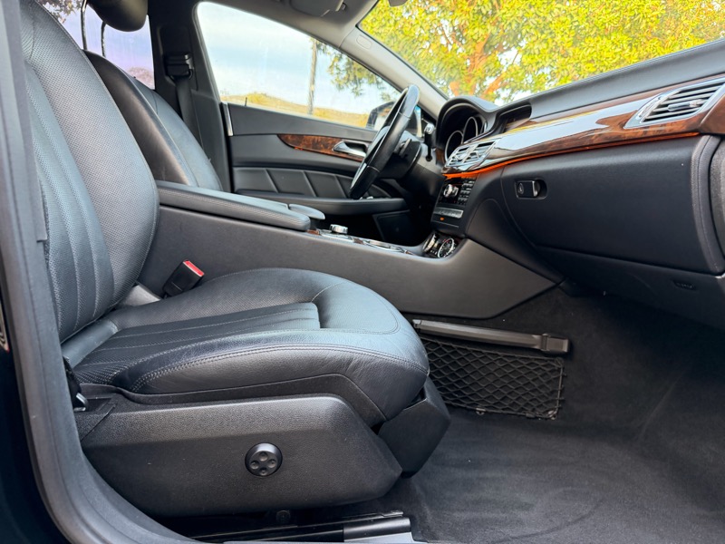 Mercedes-Benz CLS-Class CLS550 2012