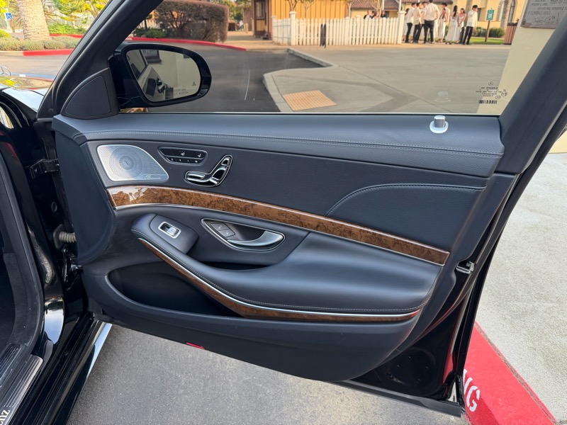 Mercedes-Benz S-Class S550 2014