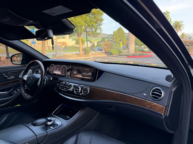 Mercedes-Benz S-Class S550 2014