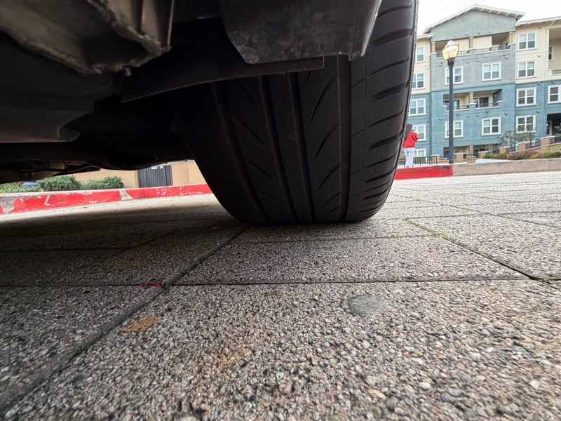 BMW 6-Series 640i Coupe 2012