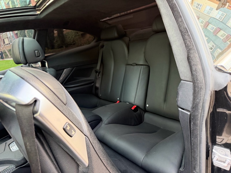 BMW 6-Series 640i Coupe 2012